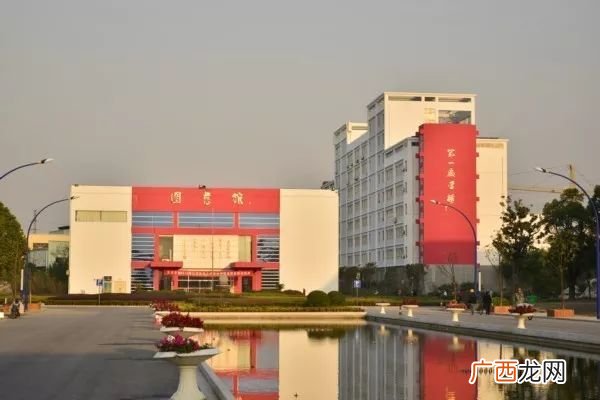 江南影视学院,请问无锡火车站去无锡江南影视学院的路线？