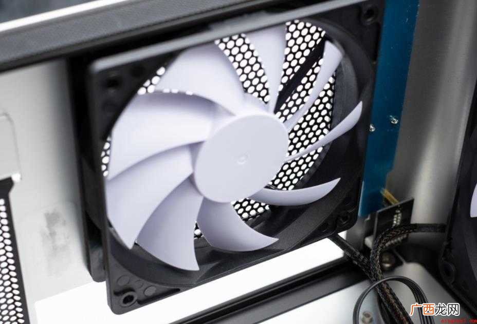 水冷风扇工作原理是什么