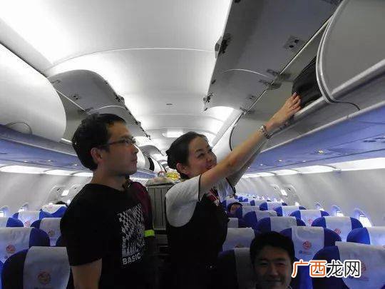 坐飞机随身行李可以带几件,每个人可以带上飞机几个箱子？