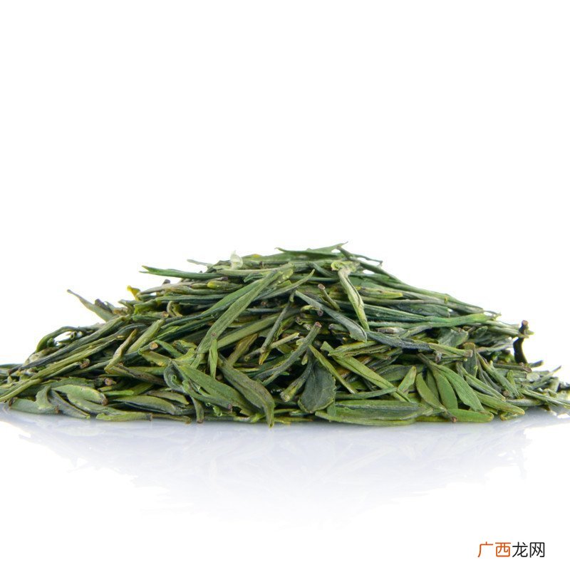 峨眉雪芽是什么茶,竹叶青、峨眉雪芽都是说自己是峨眉高山茶，谁更“正宗”？