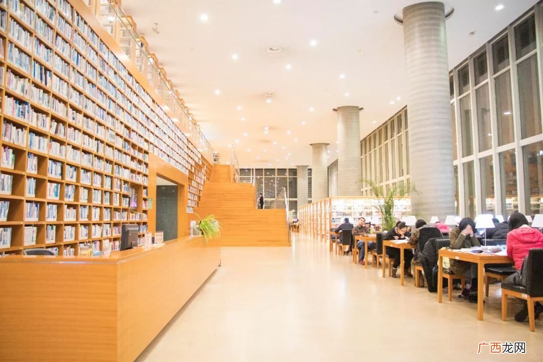 昆明有哪些图书馆,云南省图书馆几点开门？