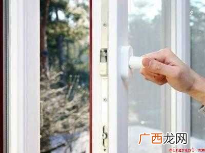 房间里有小虫子怎么处理的具体操作步骤 房间里面有小虫子怎么处理