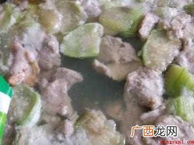 丝瓜瘦肉汤的做法