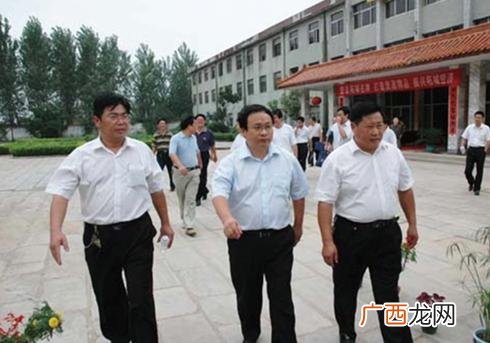 是流芳百世还是留芳百世,芬芳迷人是什么式词语？