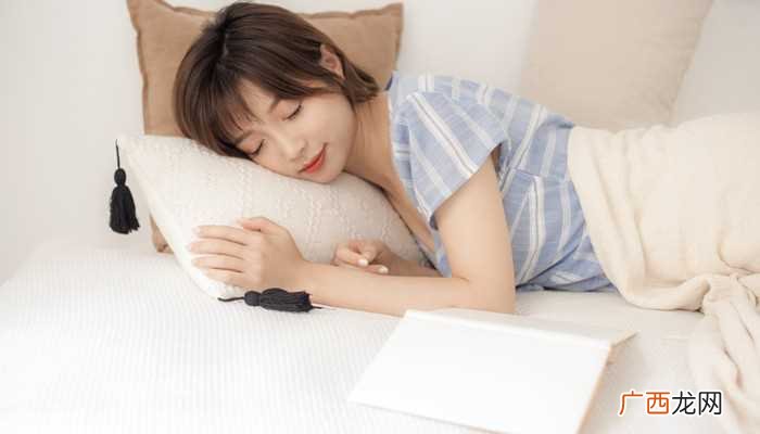 梦见异性摸自己的身体