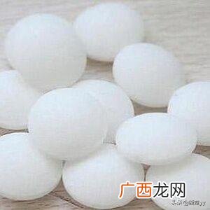 樟脑丸有什么作用,药店卖樟脑丸吗？