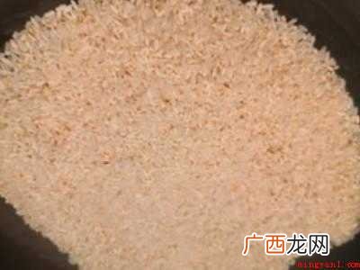 怎么炒大米泡水喝