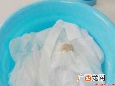 衣服上干血渍怎么洗
