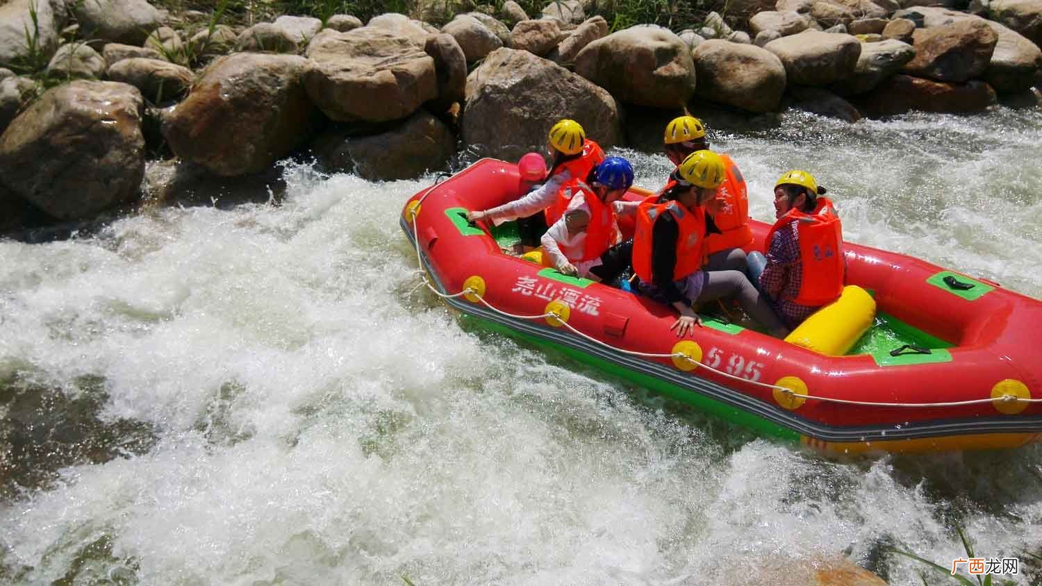 尧山漂流在哪,2021尧山大峡谷7月漂流时间表？