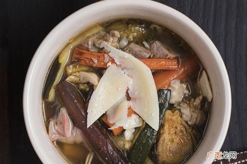 甲鱼炖鸡怎么做,水鱼煲鸡的做法？