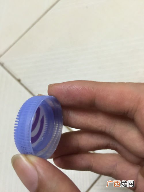 20毫升有多少瓶盖,一矿泉水的瓶盖大概有多少毫升啊？