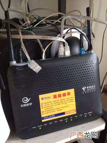 台式电脑网线怎么插,办公室电脑网线插哪里？