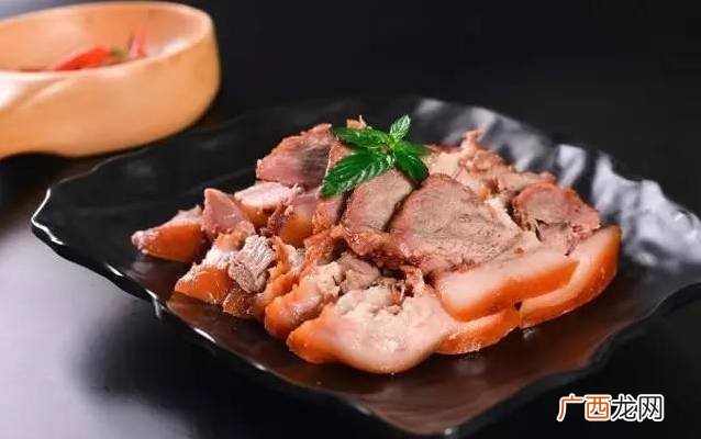 猪耳朵脂肪含量高吗,猪耳朵是肉还是素？