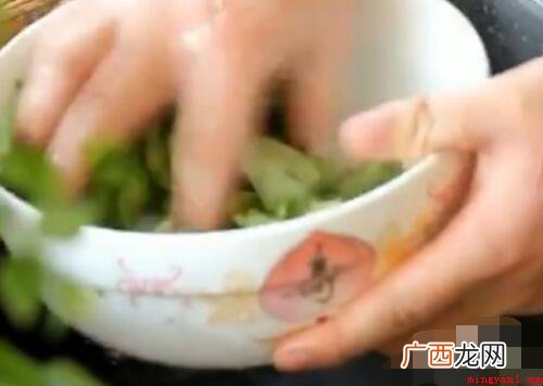 正宗肥肠面怎么做 重庆小面中的名气的,吃起来也很好吃 正宗肥肠面怎么做
