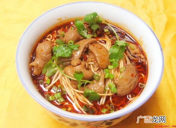 正宗肥肠面怎么做 重庆小面中的名气的,吃起来也很好吃 正宗肥肠面怎么做