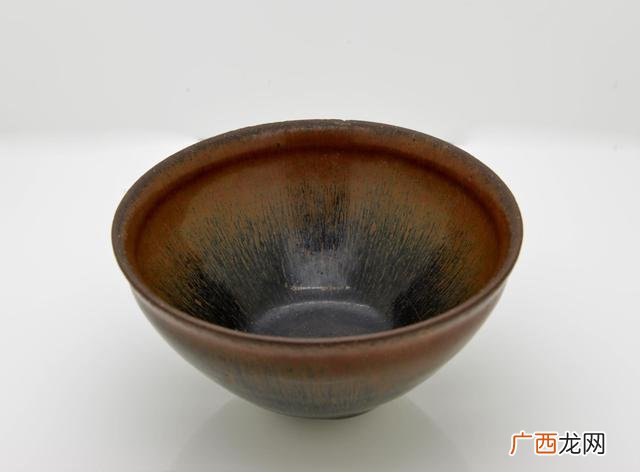 宋代哥窑产地在哪里,北宋瓷器种类？