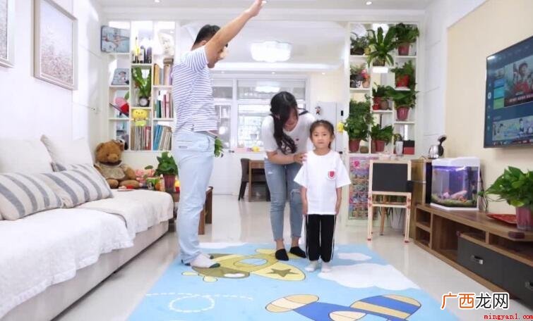 在家亲子游戏有哪些?在家如何锻炼宝宝身体的平衡感 在家亲子游戏有哪些
