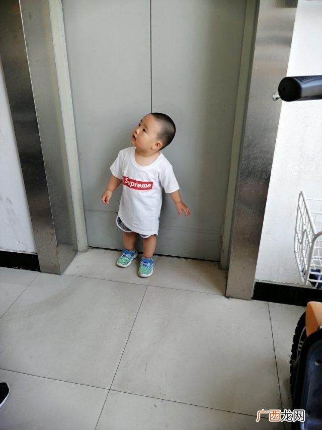 盐水浮蛋的原理是什么,鸡蛋为什么能在盐水里浮起来？