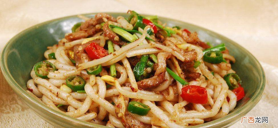 土豆粉怎么炒比较好吃,尖椒炒土豆粉家常做法？