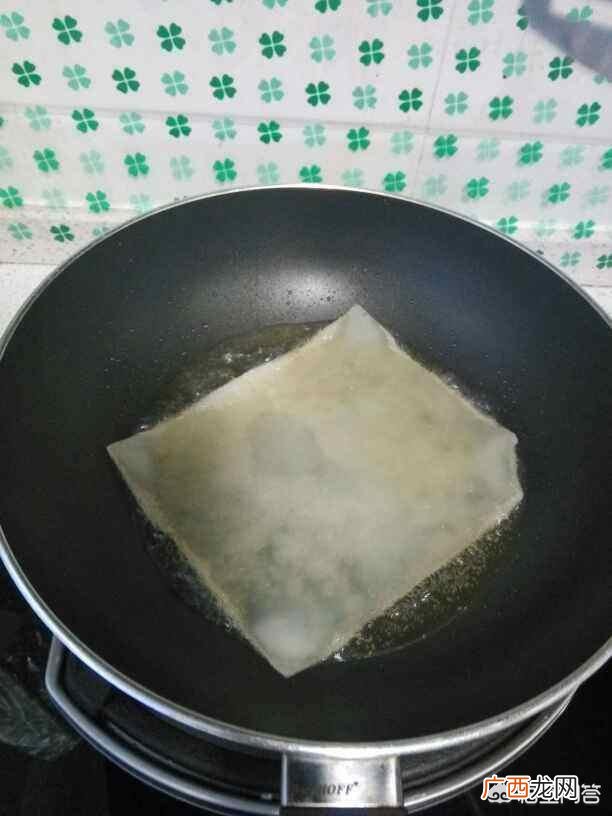 苕皮怎么做好吃炸苕皮的家常做法,炸苕皮的家常做法有哪些，怎么做好吃？
