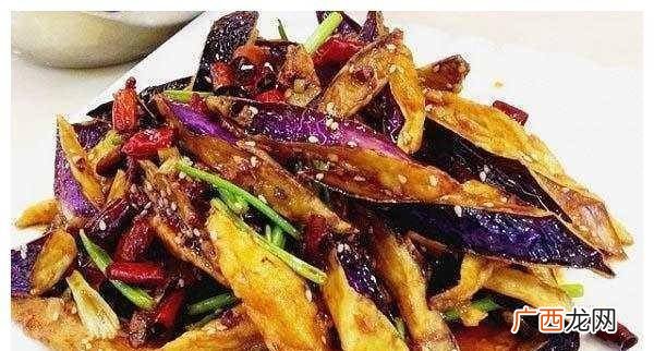 微波炉蒸茄子需要多长时间,蒸茄子要蒸多久，用筷子扎一下判断茄子是否熟了？