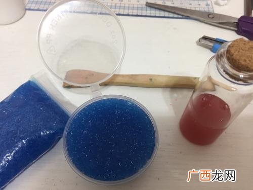 怎么自己做水晶泥,怎么做水晶泥？