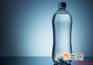 高价水是智商税吗 不同品牌水的价位为什么差距大 高价水是智商税吗