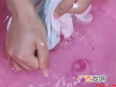 白色桑蚕丝衣服发黄怎么洗白共有5步 白色桑蚕丝衣服发黄怎么洗白