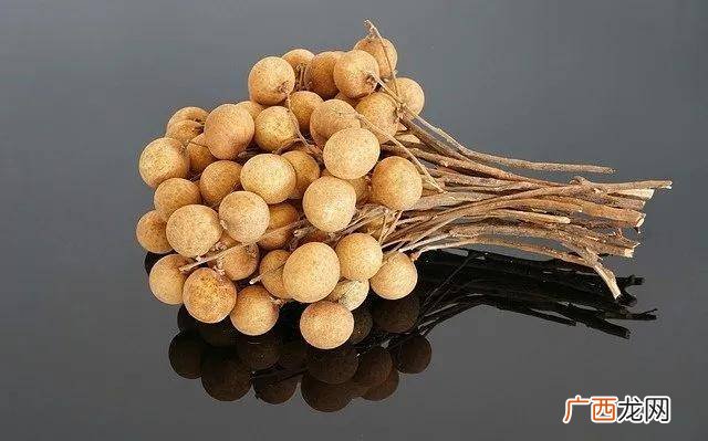龙眼核是什么,龙眼里面的籽是什么颜色的？