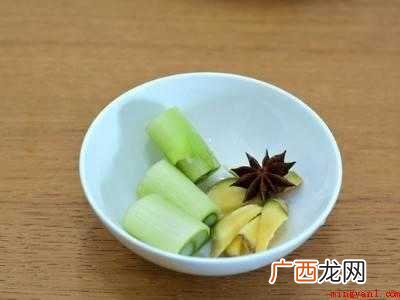 糖醋排骨怎么做的具体操作步骤 糖醋排骨怎么做的