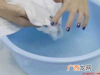 白醋加什么去掉墨水