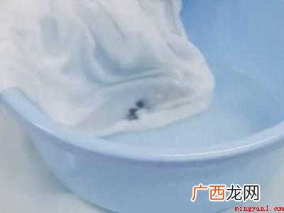 白醋加什么去掉墨水
