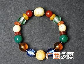 手串多少颗珠子,一只手戴几个手串最好？