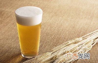 啤酒没开封放过期两年了能喝吗,啤酒的保质期一般是多长？过期能喝吗？