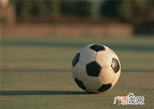 踢足球有什么好处,踢足球的4大好处？
