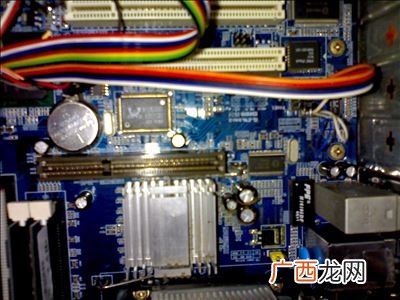 显卡AGP4x是什么意思,显卡插槽AGP4X和AGP8X是不是不能互相插？