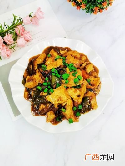 黄豆酱焖豆腐的做法,酱焖笔管鱼炖豆腐？