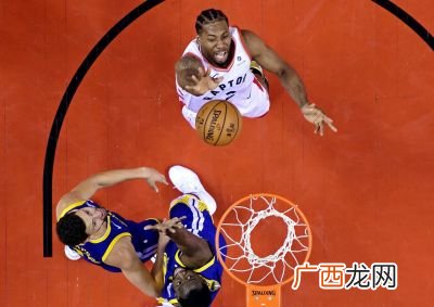 篮球中的干扰球是什么意思,fiba篮球规则干扰球是第几条？