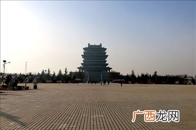 登鹳雀楼中千里目指什么,登鹳雀楼中的千里是什么意思？