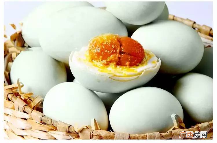 双黄咸鸭蛋是怎么回事,市场卖的双簧咸鸭蛋怎么生产?是否安全？