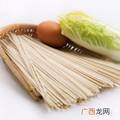 挂面是什么面,挂面是普通粉好还是高筋面粉好？