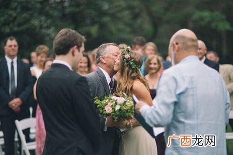 伴郎祝福语简短,急求伴郎贺词？