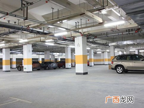 地下停车场车位一般多大,请问大家：地下停车场通常所说的标准车位是多大面积的？