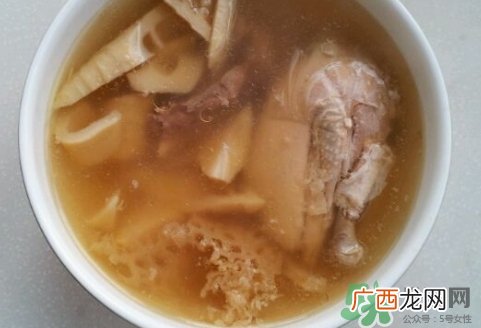 煮鸡汤的做法清炖的就很好吃了,清炖鸡的家常做法简单又好吃？