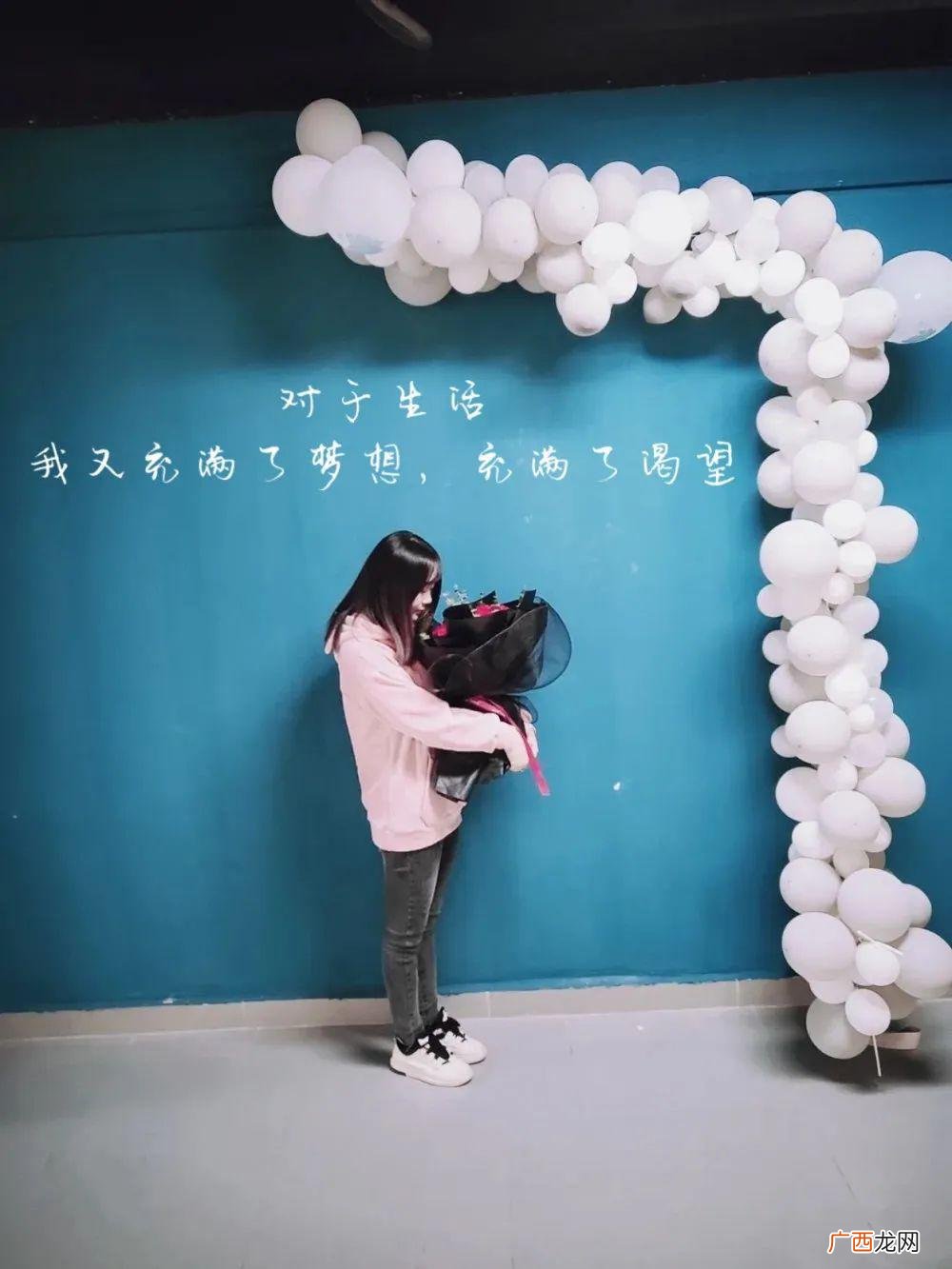 我为少男少女们歌唱赏析,我为少男少女们歌唱的主题是？