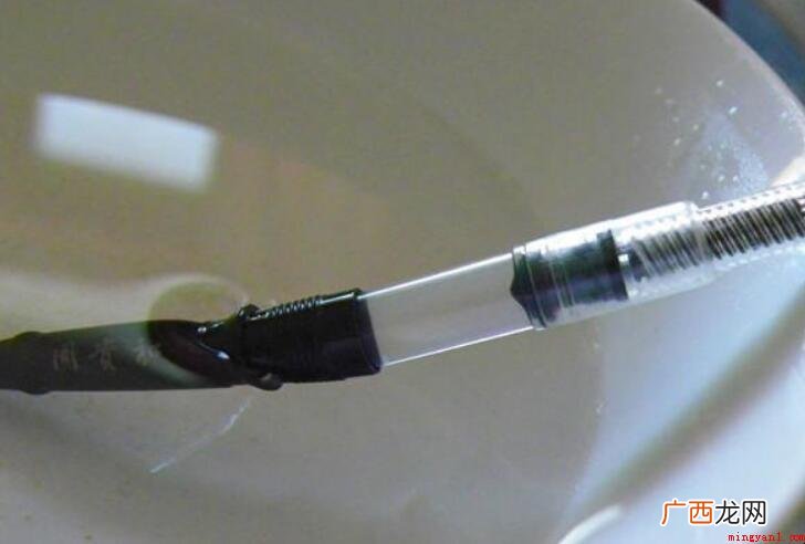 墨囊钢笔不出水怎么办