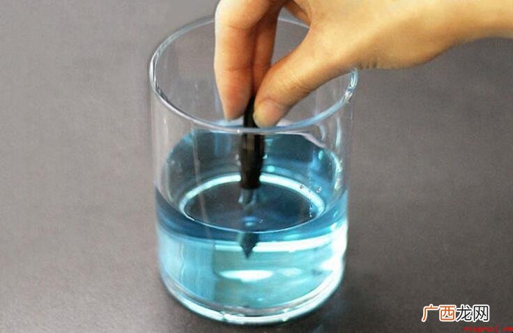 墨囊钢笔不出水怎么办