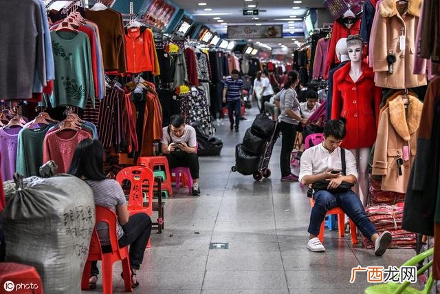 南宁的大型服装批发市场在哪里,南宁最大批发茶台市场在哪里？
