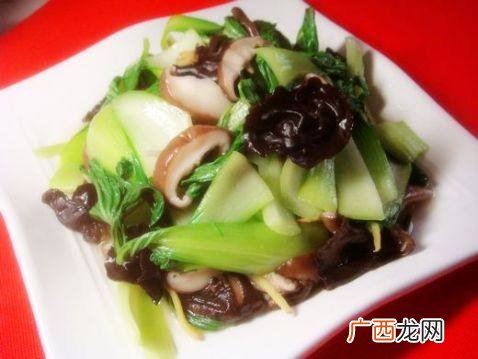 香菇和什么蔬菜炒好吃,香菇和什么包饺子好吃？