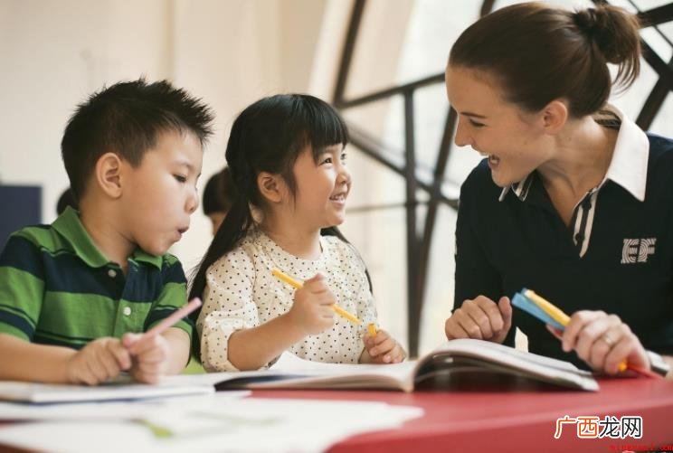 怎样自身教孩子英文呢? 如何自己教孩子英语